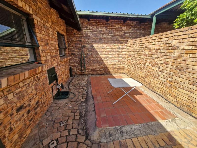 3 Bedroom Property for Sale in Annlin Gauteng