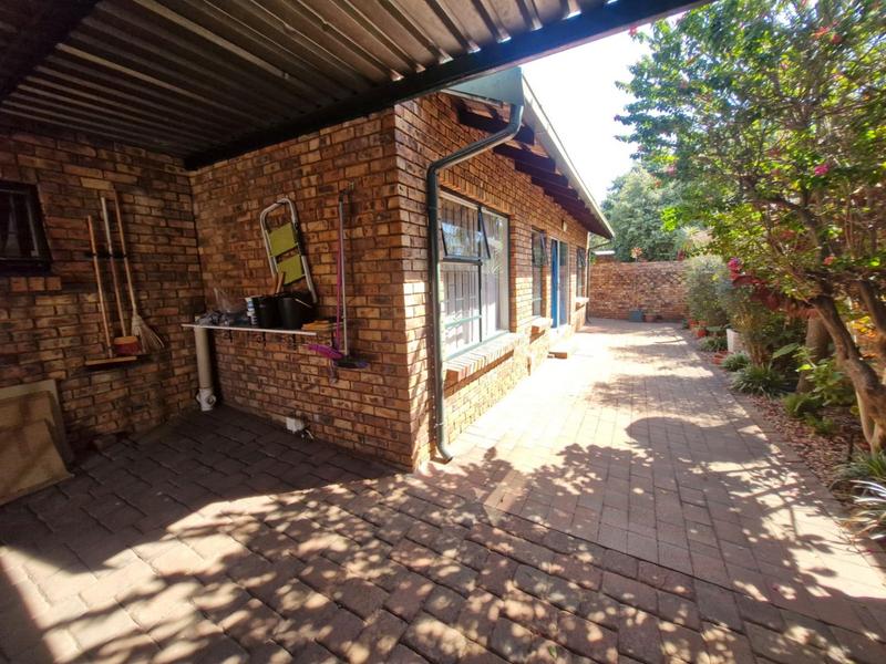 3 Bedroom Property for Sale in Annlin Gauteng