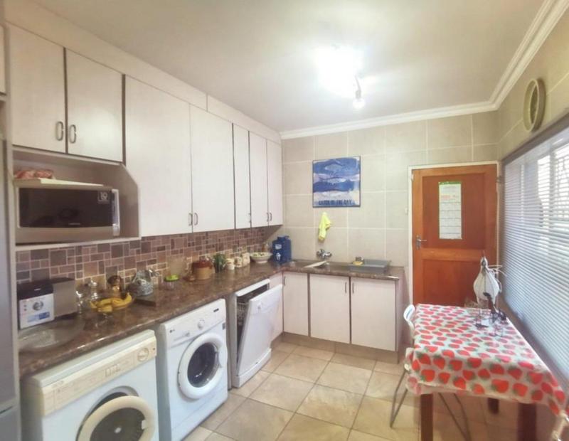 2 Bedroom Property for Sale in Brackenhurst Gauteng