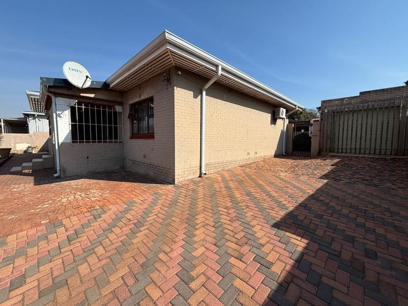 3 Bedroom Property for Sale in Florida Gauteng