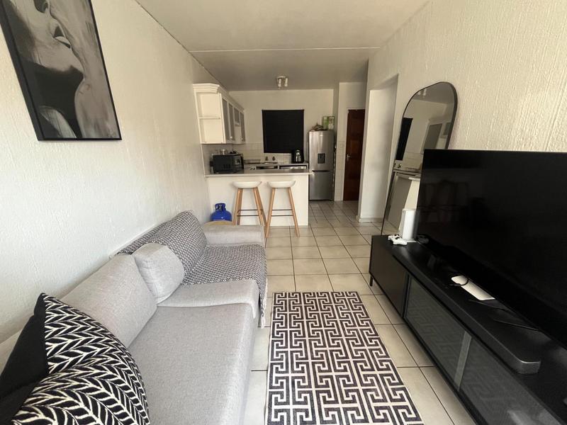 1 Bedroom Property for Sale in Radiokop Gauteng