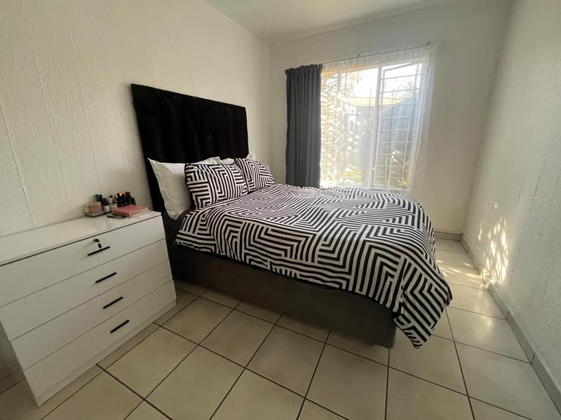 1 Bedroom Property for Sale in Radiokop Gauteng