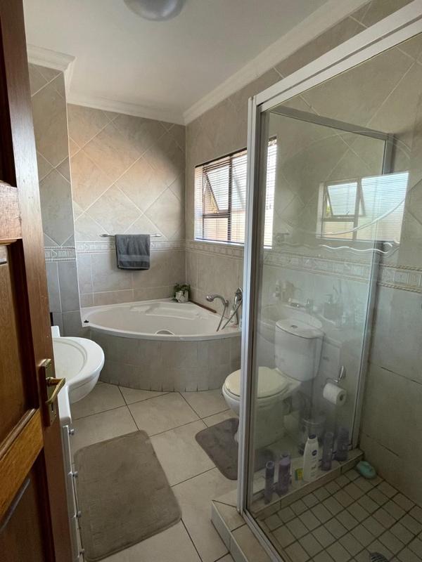 3 Bedroom Property for Sale in Vanderbijlpark SW 5 Gauteng