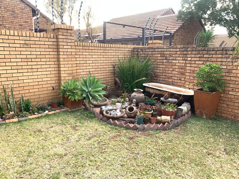 2 Bedroom Property for Sale in Amberfield Gauteng