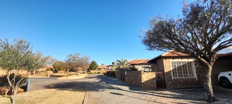 To Let 3 Bedroom Property for Rent in Eldoraigne Gauteng