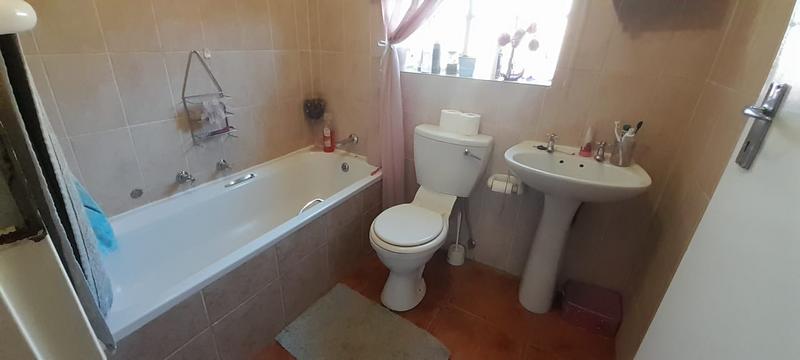 To Let 3 Bedroom Property for Rent in Eldoraigne Gauteng