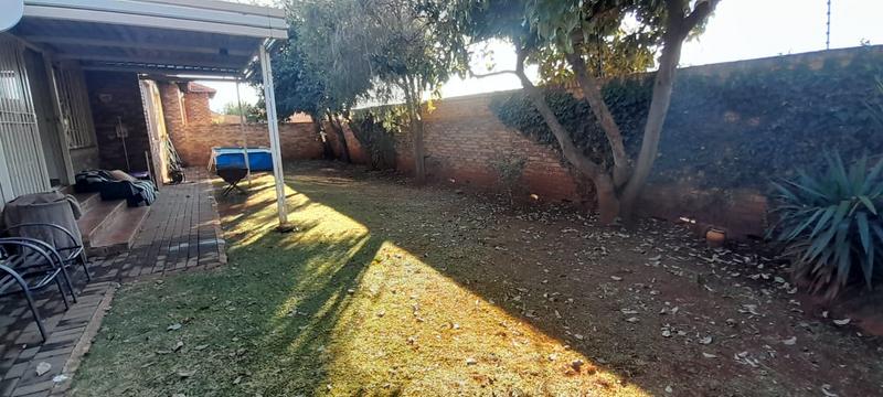 To Let 3 Bedroom Property for Rent in Eldoraigne Gauteng