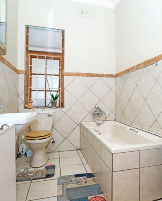 To Let 3 Bedroom Property for Rent in Primrose Gauteng