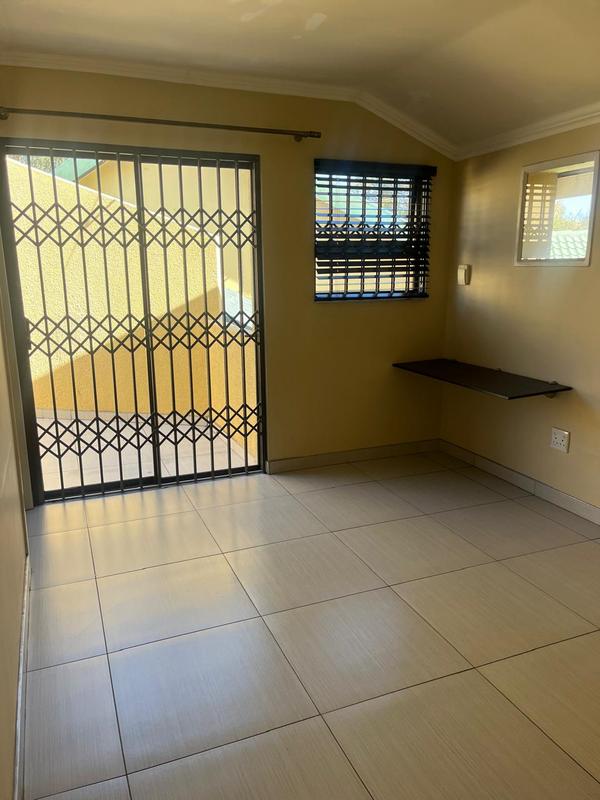 To Let 2 Bedroom Property for Rent in Edenvale Gauteng