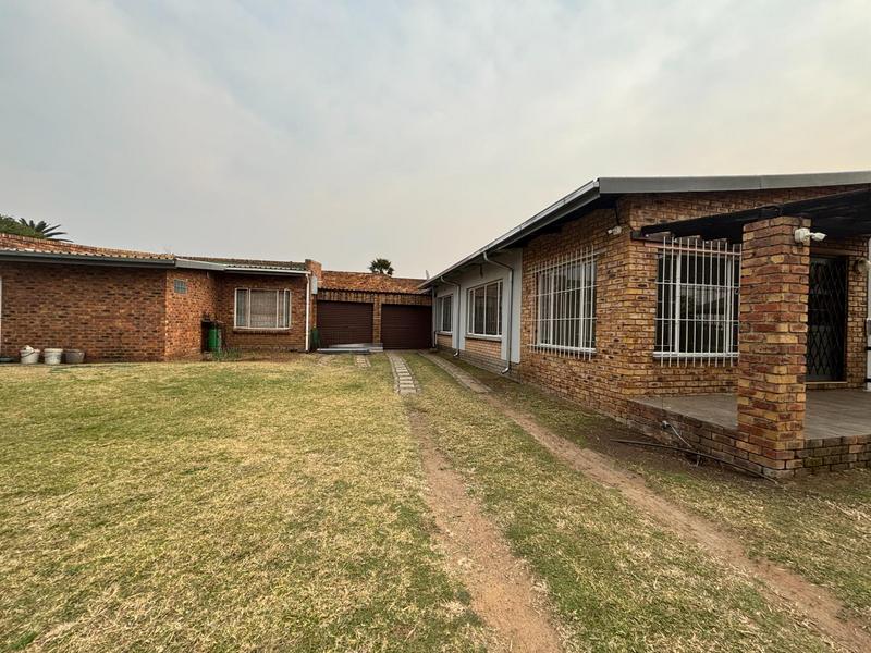 To Let 3 Bedroom Property for Rent in Van Dyk Park Gauteng