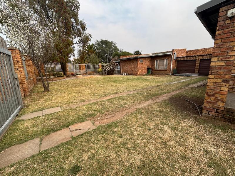 To Let 3 Bedroom Property for Rent in Van Dyk Park Gauteng