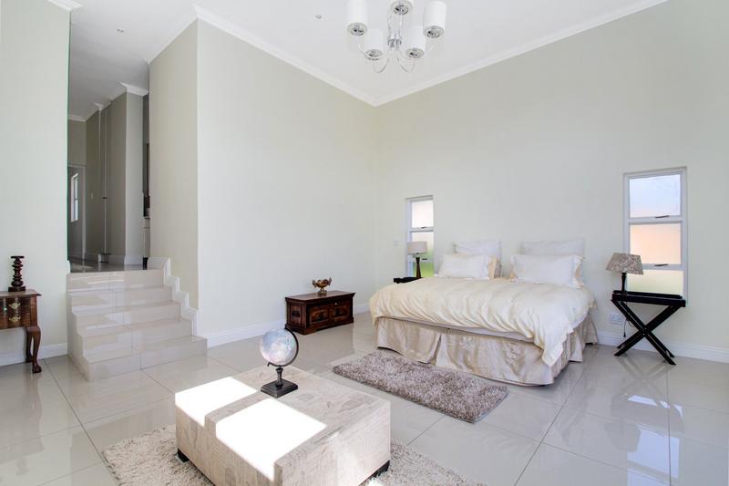 To Let 5 Bedroom Property for Rent in Dainfern Golf Estate Gauteng