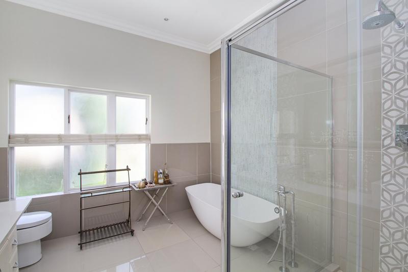 To Let 5 Bedroom Property for Rent in Dainfern Golf Estate Gauteng