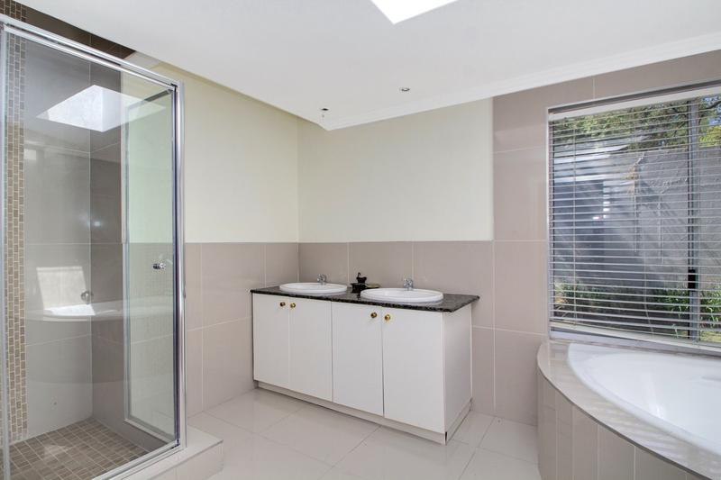 To Let 5 Bedroom Property for Rent in Dainfern Golf Estate Gauteng