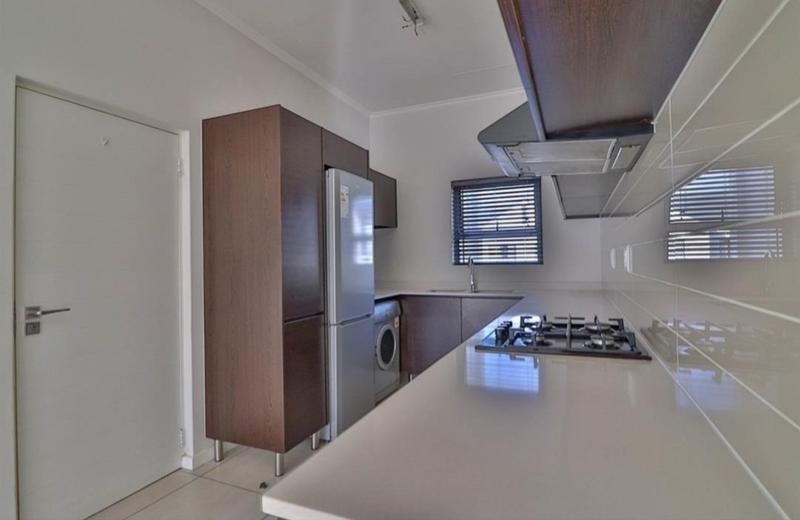 To Let 2 Bedroom Property for Rent in Greenstone Ridge Gauteng