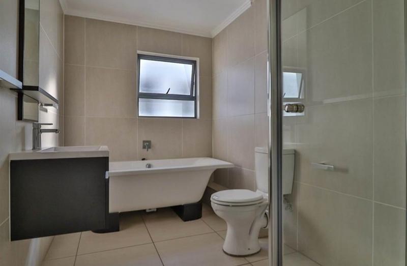 To Let 2 Bedroom Property for Rent in Greenstone Ridge Gauteng