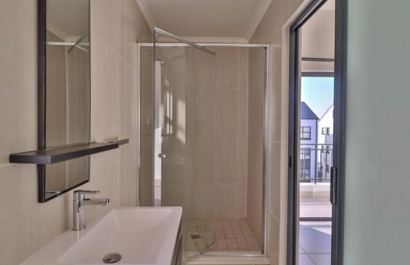 To Let 2 Bedroom Property for Rent in Greenstone Ridge Gauteng