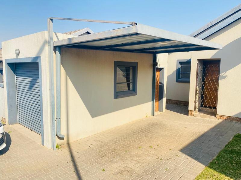 3 Bedroom Property for Sale in Kosmosdal Gauteng