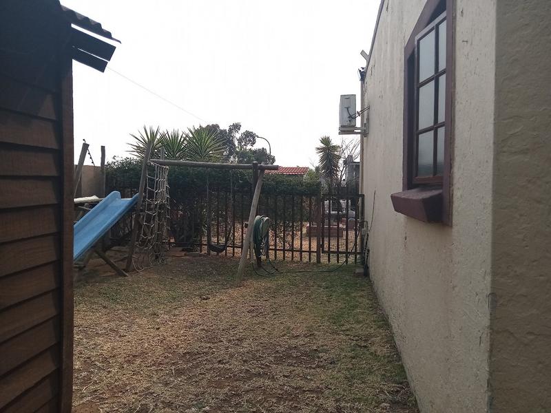 3 Bedroom Property for Sale in Eike Park Gauteng