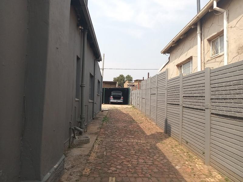 6 Bedroom Property for Sale in Randgate Gauteng