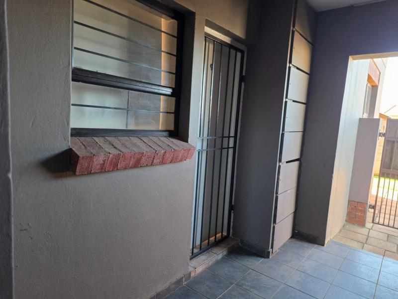 2 Bedroom Property for Sale in Sugar Bush Estate Gauteng