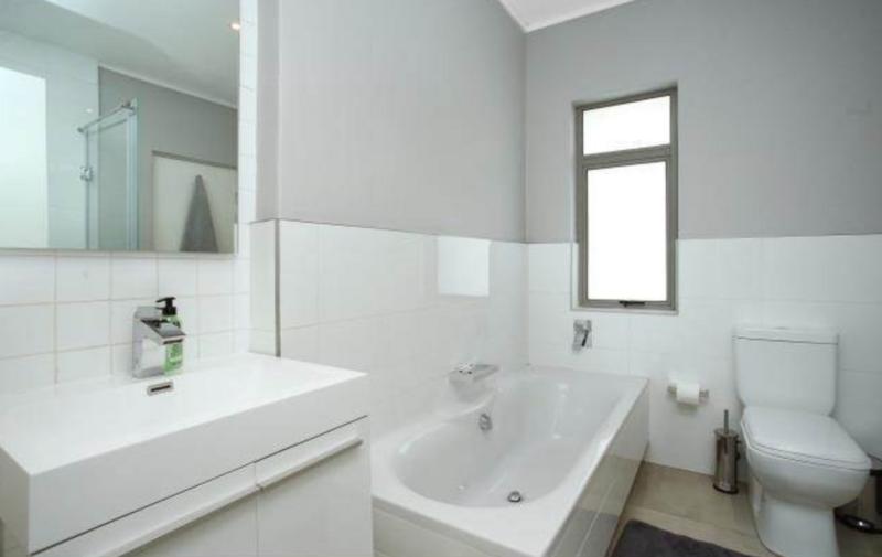 To Let 3 Bedroom Property for Rent in Melrose Gauteng