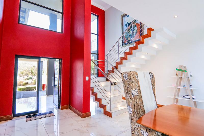 5 Bedroom Property for Sale in Copperleaf Estate Gauteng