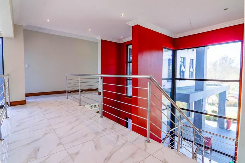 5 Bedroom Property for Sale in Copperleaf Estate Gauteng