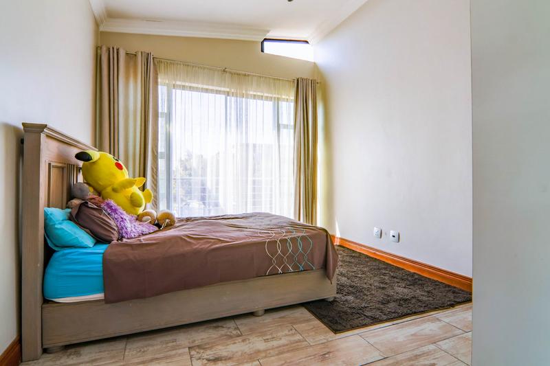 5 Bedroom Property for Sale in Copperleaf Estate Gauteng