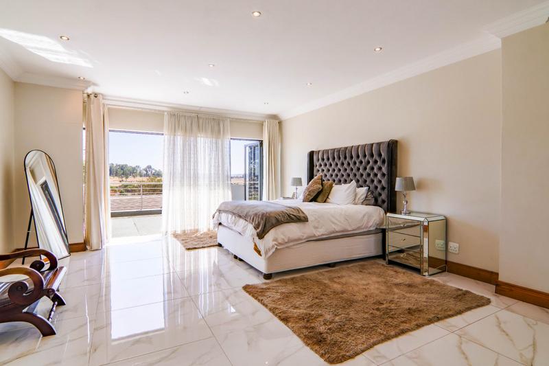 5 Bedroom Property for Sale in Copperleaf Estate Gauteng