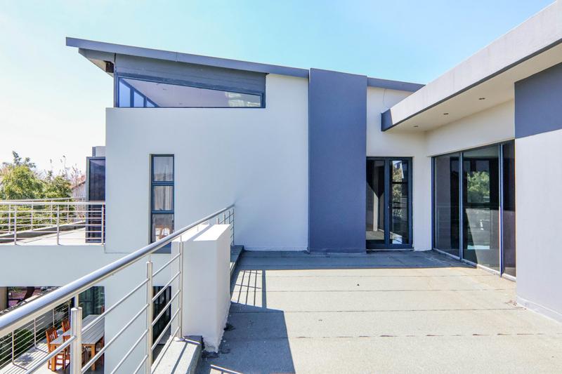 5 Bedroom Property for Sale in Copperleaf Estate Gauteng