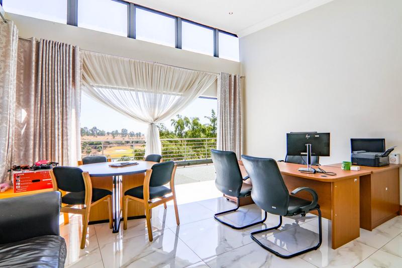 5 Bedroom Property for Sale in Copperleaf Estate Gauteng