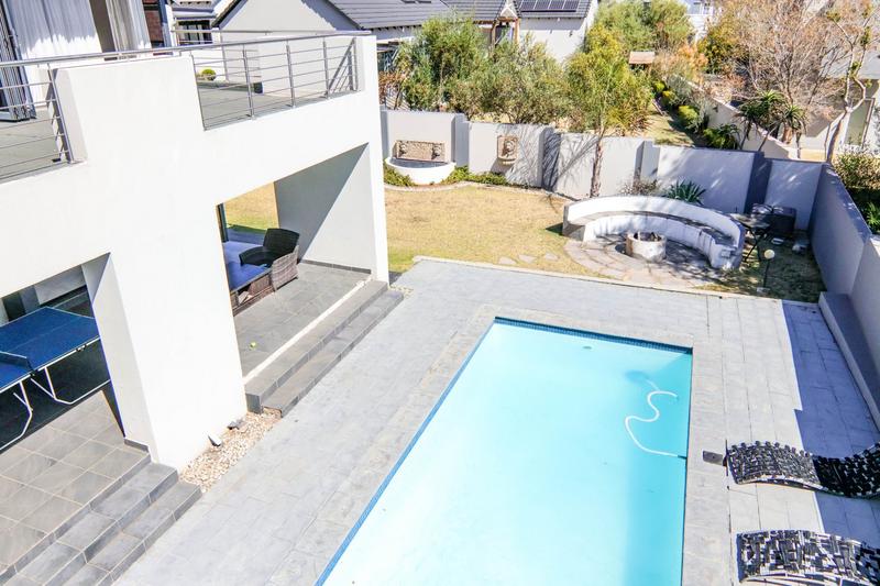 5 Bedroom Property for Sale in Copperleaf Estate Gauteng