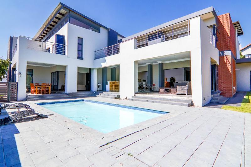 5 Bedroom Property for Sale in Copperleaf Estate Gauteng