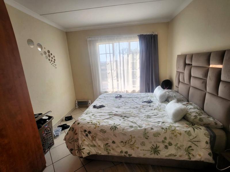 2 Bedroom Property for Sale in Heuweloord Gauteng