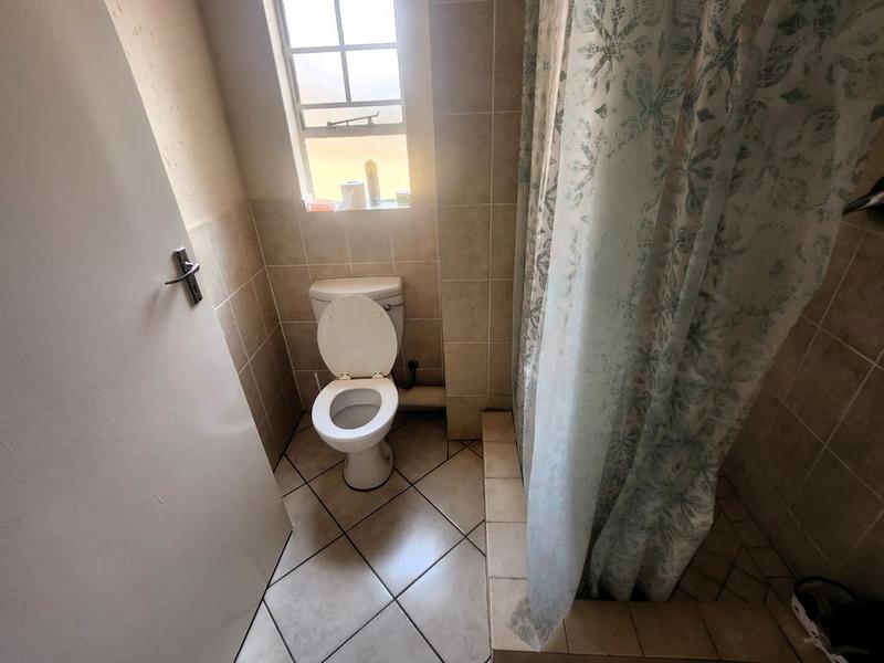 2 Bedroom Property for Sale in Heuweloord Gauteng