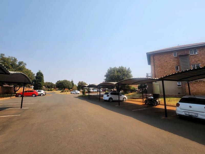 2 Bedroom Property for Sale in Heuweloord Gauteng