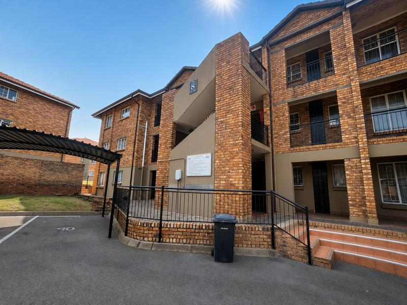 2 Bedroom Property for Sale in Heuweloord Gauteng