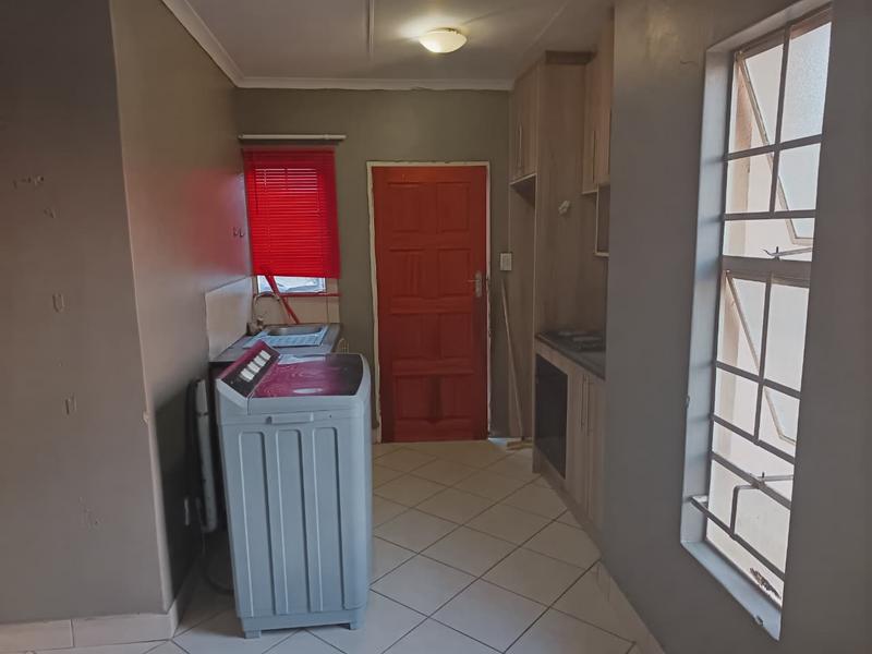 To Let 2 Bedroom Property for Rent in Kirkney Gauteng