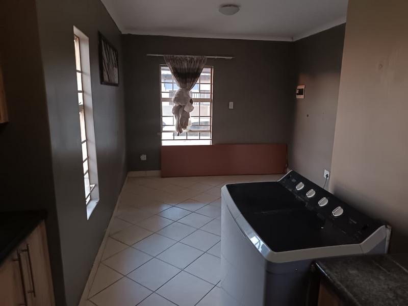 To Let 2 Bedroom Property for Rent in Kirkney Gauteng