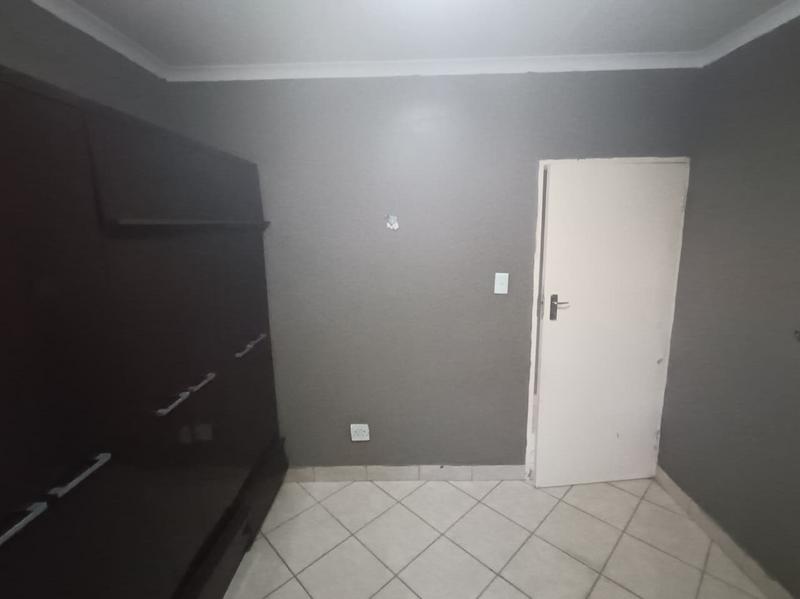 To Let 2 Bedroom Property for Rent in Kirkney Gauteng