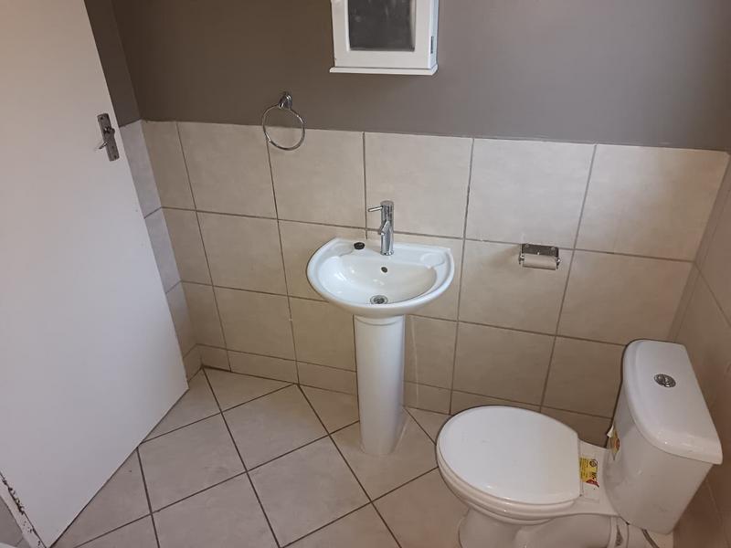 To Let 2 Bedroom Property for Rent in Kirkney Gauteng
