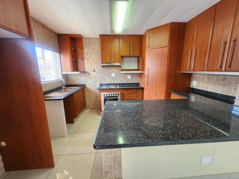 To Let 3 Bedroom Property for Rent in Northcliff Gauteng