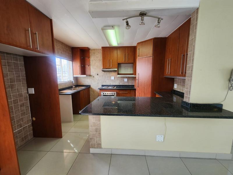To Let 3 Bedroom Property for Rent in Northcliff Gauteng