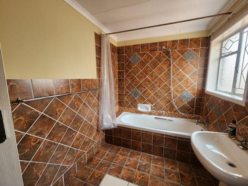 To Let 3 Bedroom Property for Rent in Northcliff Gauteng