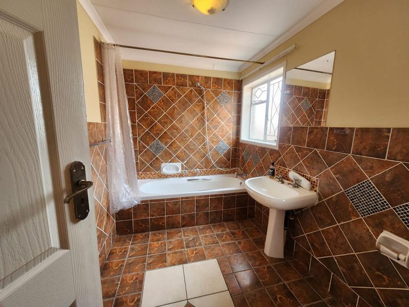 To Let 3 Bedroom Property for Rent in Northcliff Gauteng