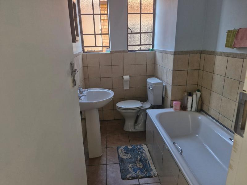 4 Bedroom Property for Sale in Theresa Park Gauteng