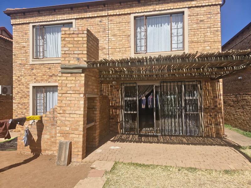 4 Bedroom Property for Sale in Theresa Park Gauteng