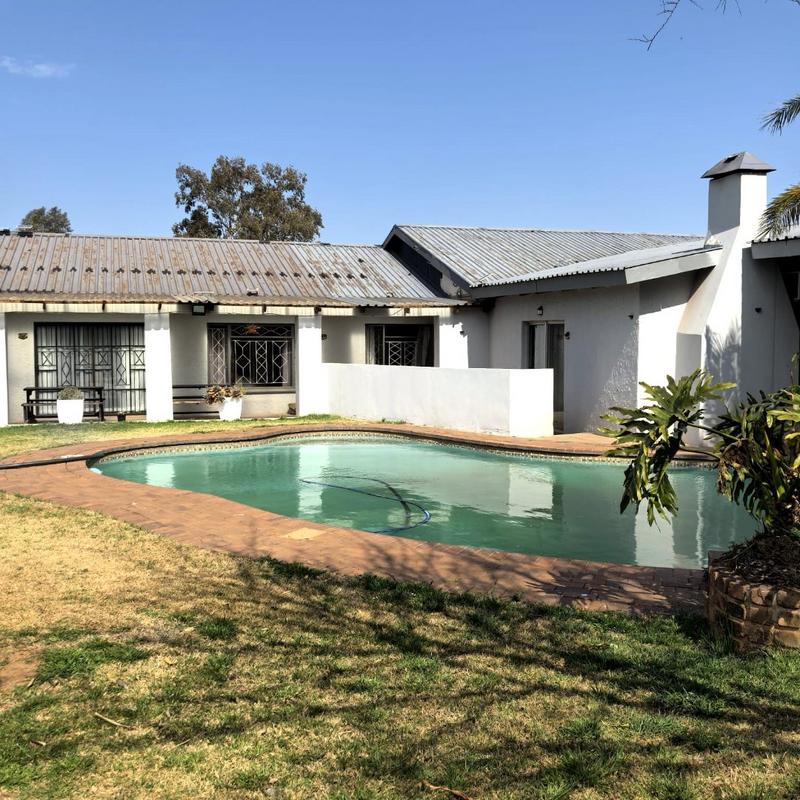 4 Bedroom Property for Sale in Tenacre A H Gauteng