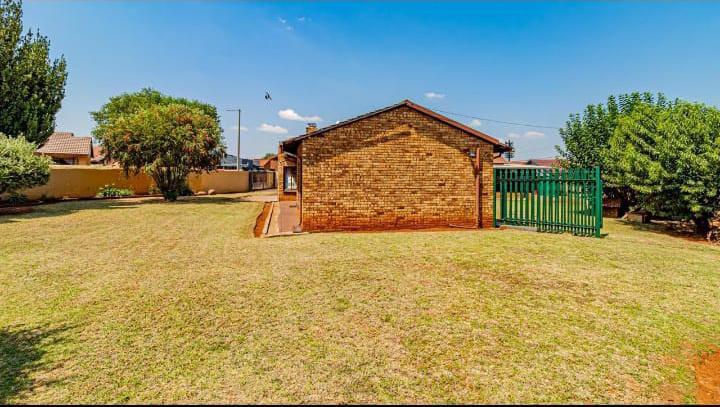 4 Bedroom Property for Sale in Spruit View Gauteng
